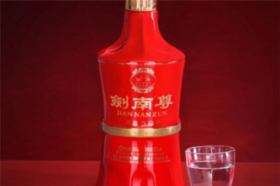 劍南醇白酒